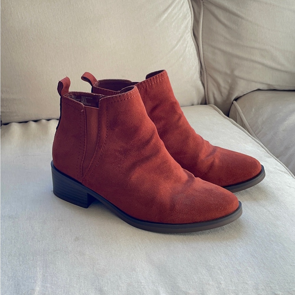 Terracotta rustic Ankle Boots with rounded toe